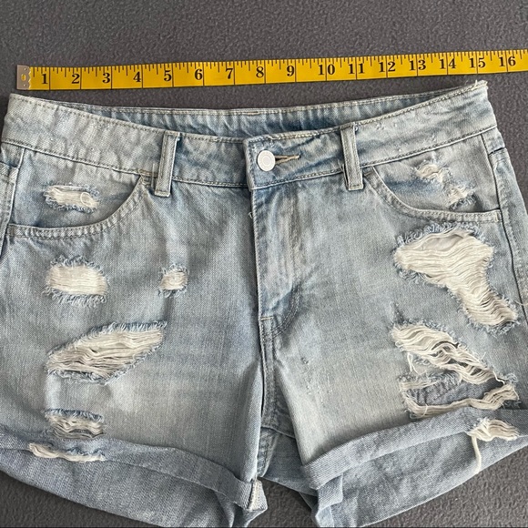 HM Ripped Jean Short - Picture 5 of 5